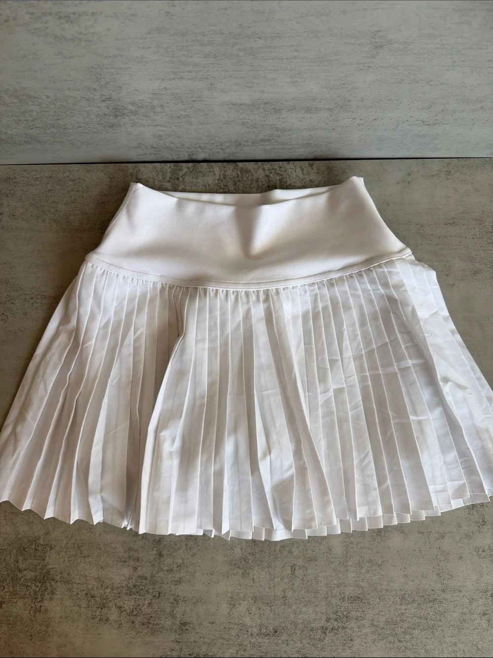 ALO White Pleated Women's Skirt - Classic Tennis Style